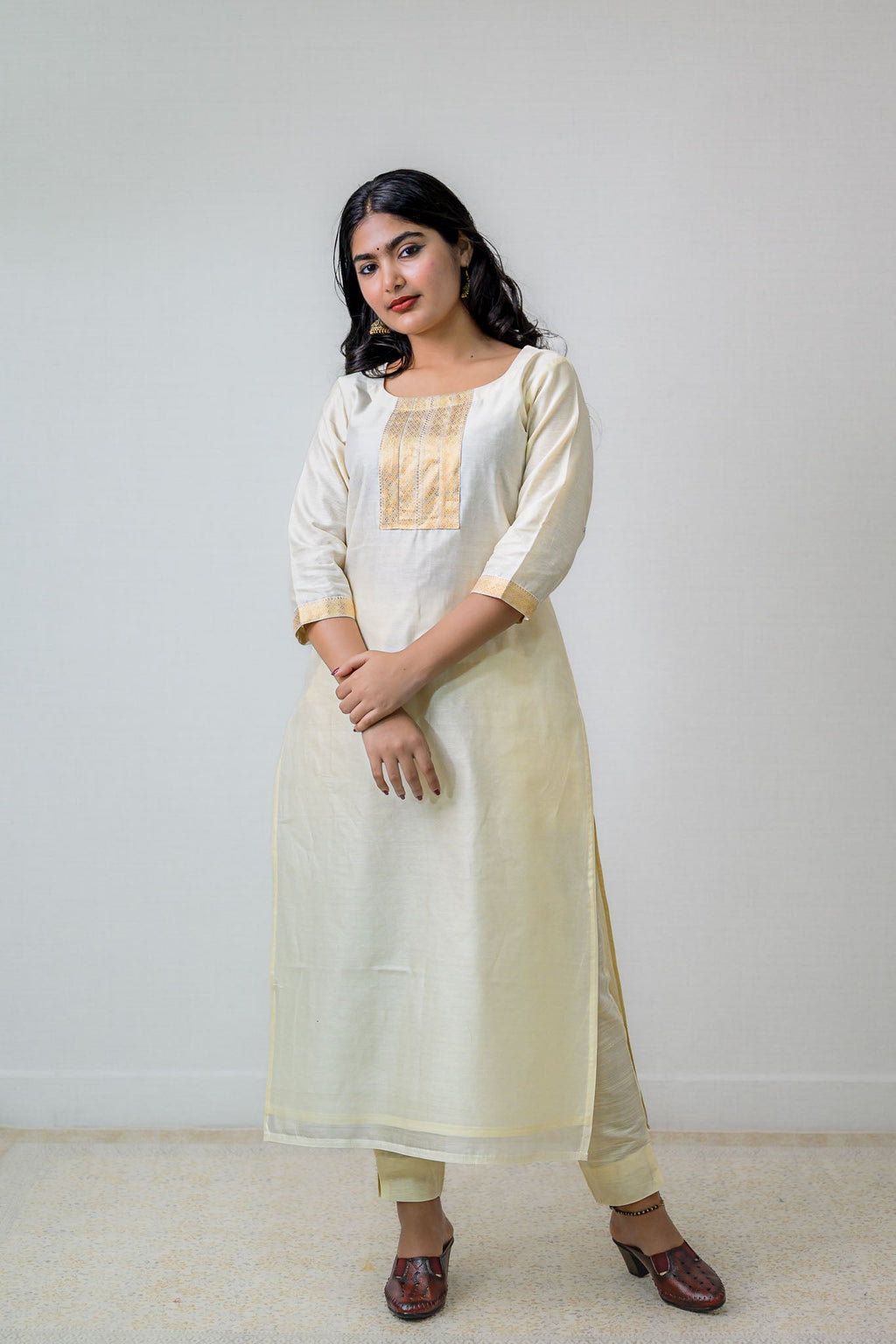 Ivory Maheshwari Silk Round Neck Kurta - Lobha Deepthis