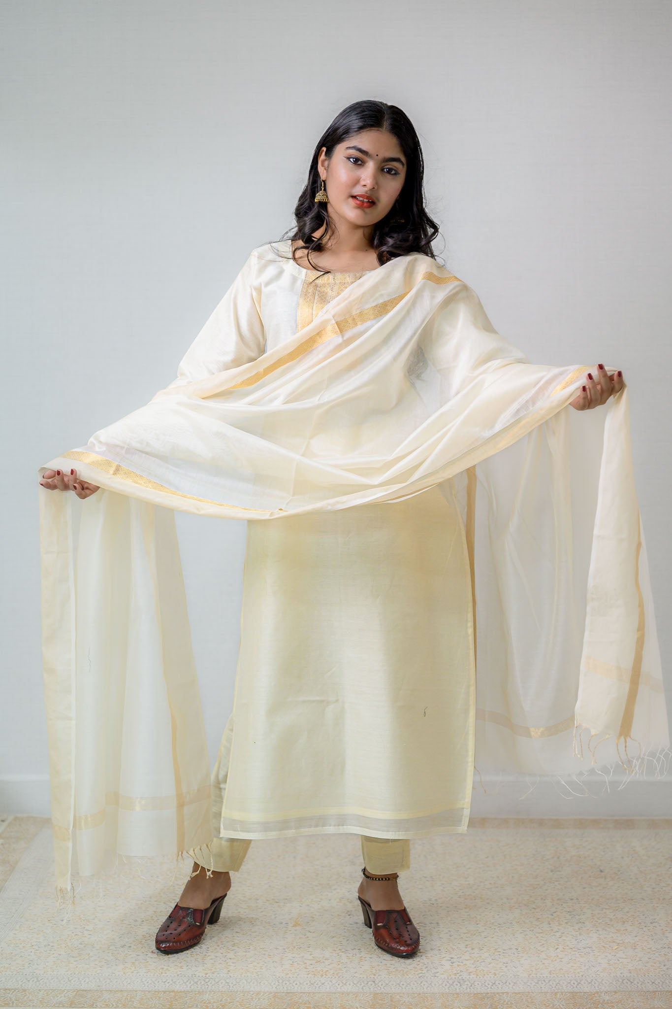 Ivory Maheshwari Silk Round Neck Kurta - Lobha Deepthis