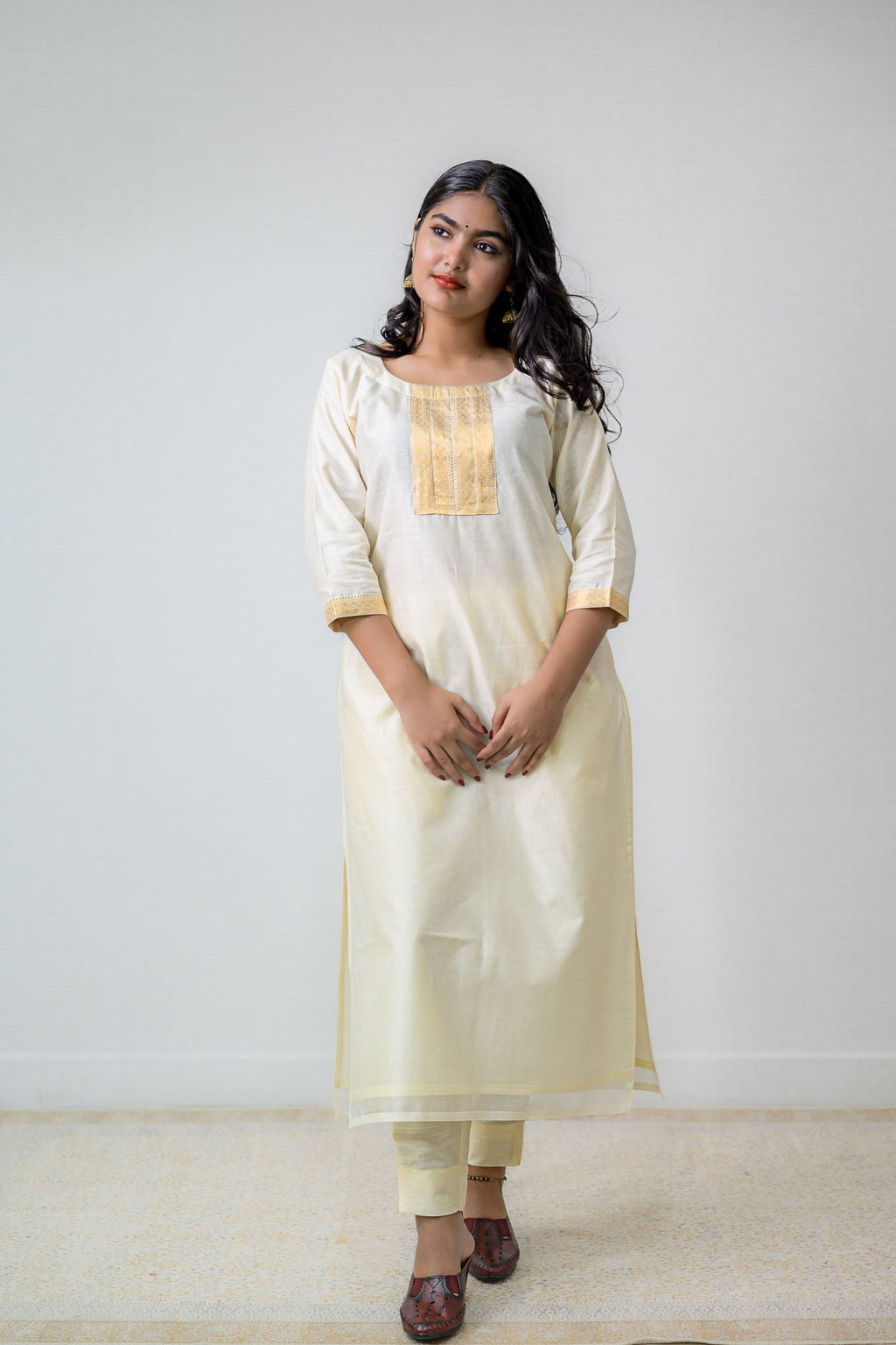 Ivory Maheshwari Silk Round Neck Kurta - Lobha Deepthis