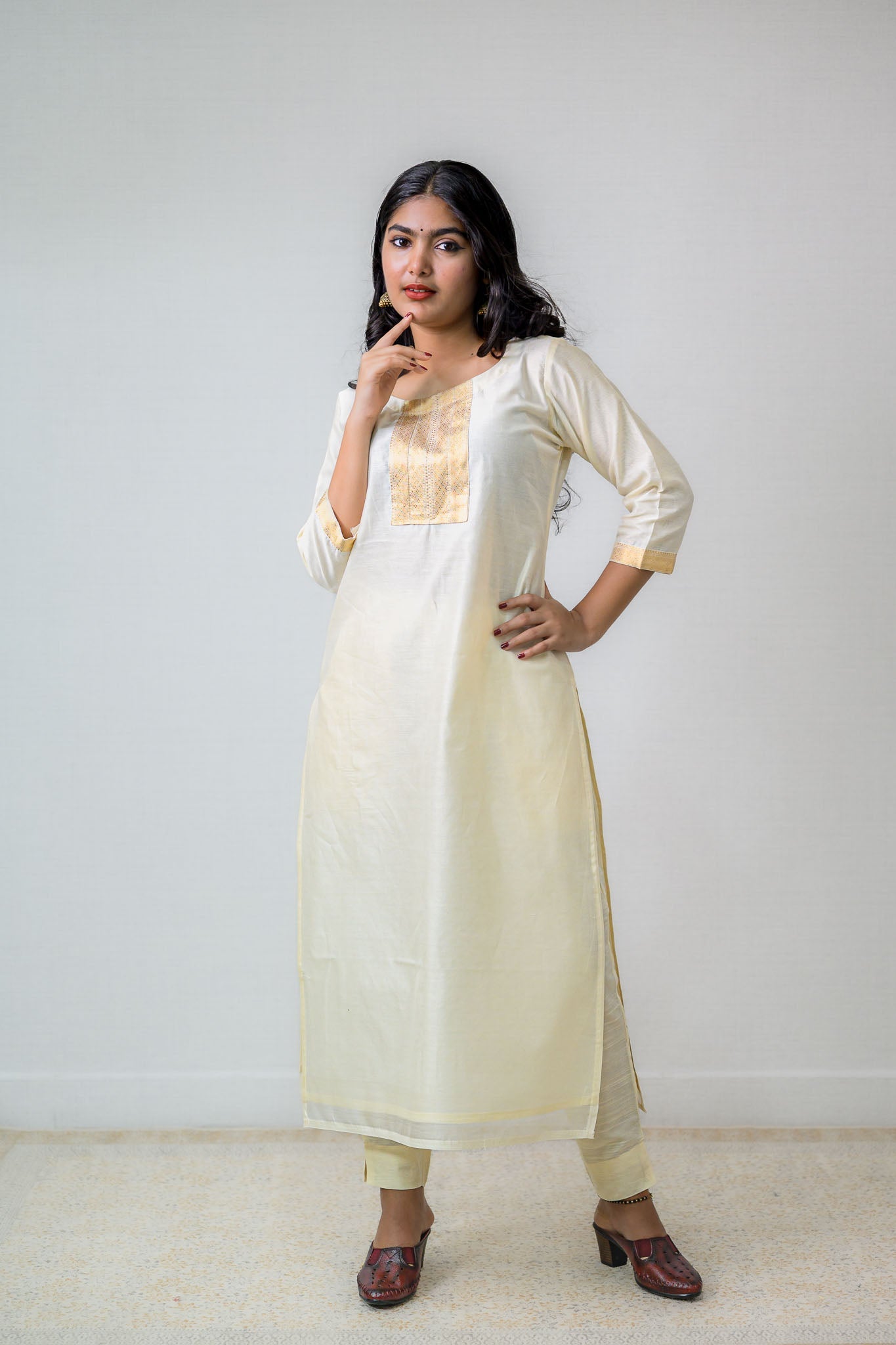 Ivory Maheshwari Silk Round Neck Kurta - Lobha Deepthis