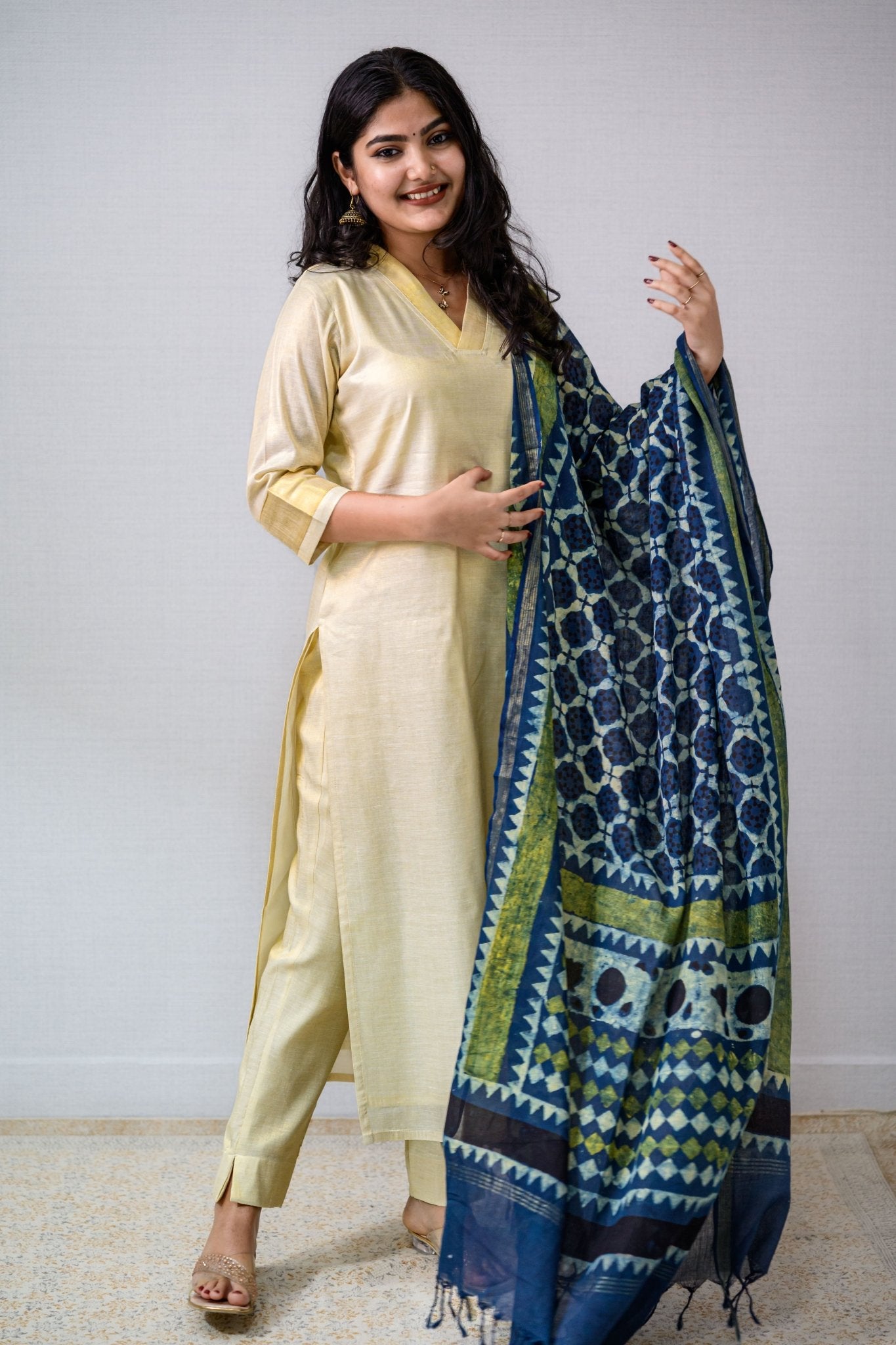 Kasavu Elegance Golden Tissue Straight Kurta - Lobha Deepthis
