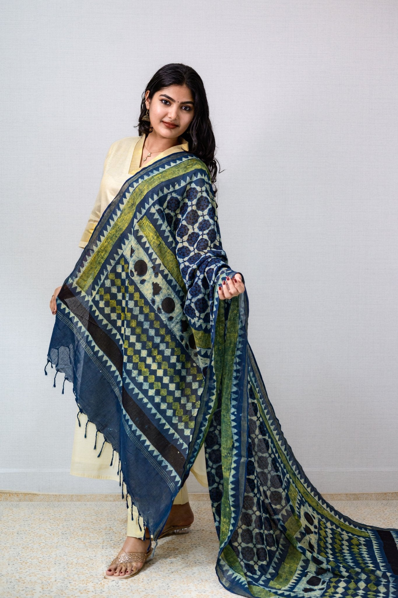 Kasavu Elegance Golden Tissue Straight Kurta - Lobha Deepthis