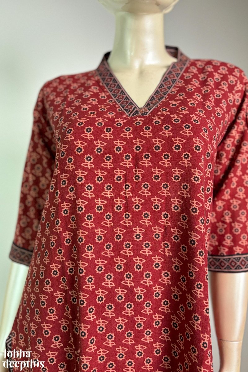 Madder Red Earthen Florets Straight Kurta - Lobha Deepthis