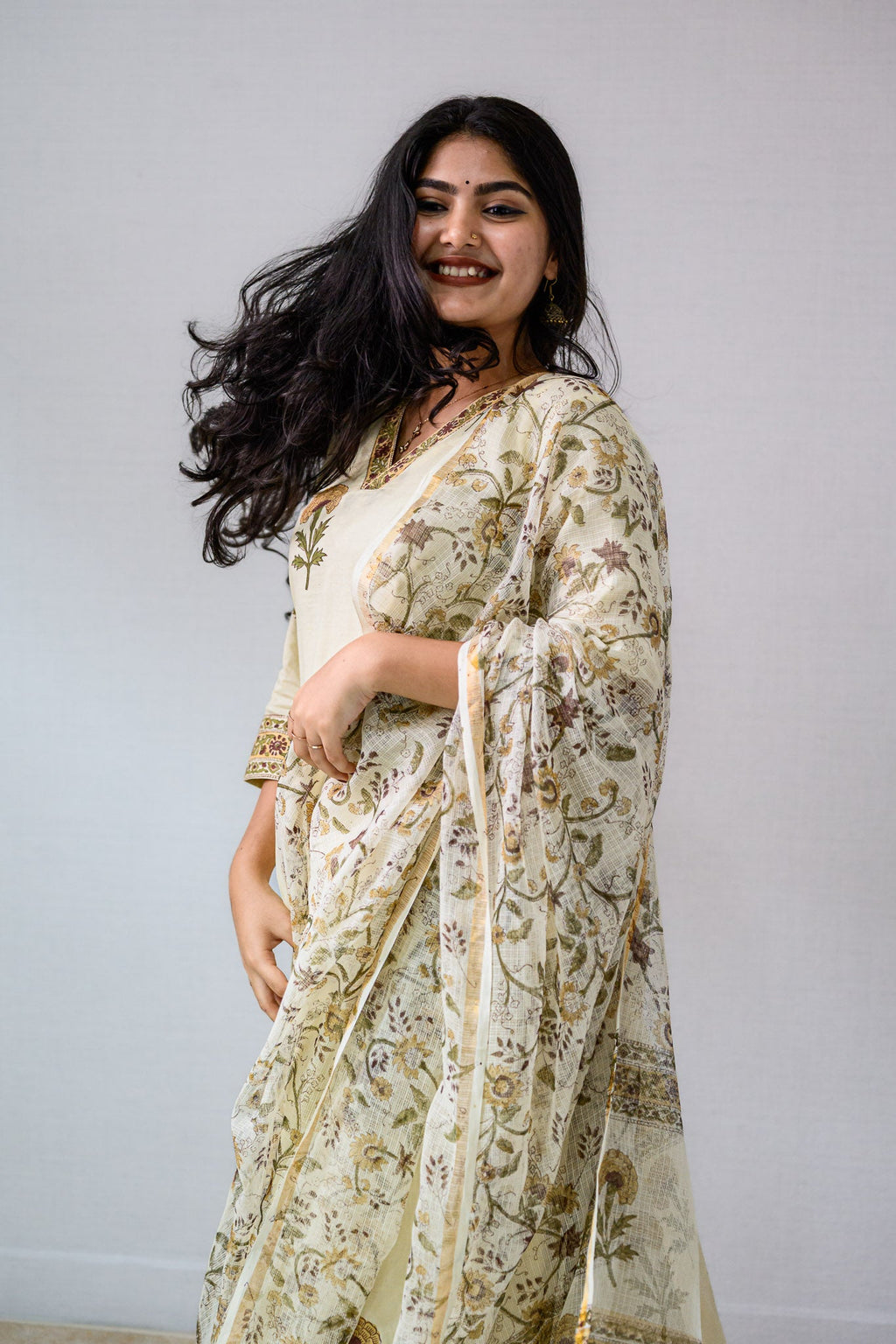 Marigolds on Cream Sanganeri Kota Doria Dupatta - Lobha Deepthis