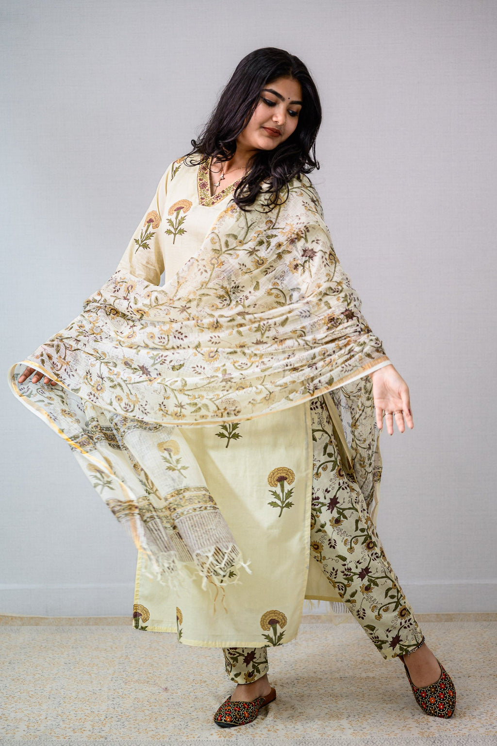 Marigolds on Cream Sanganeri Kota Doria Dupatta - Lobha Deepthis
