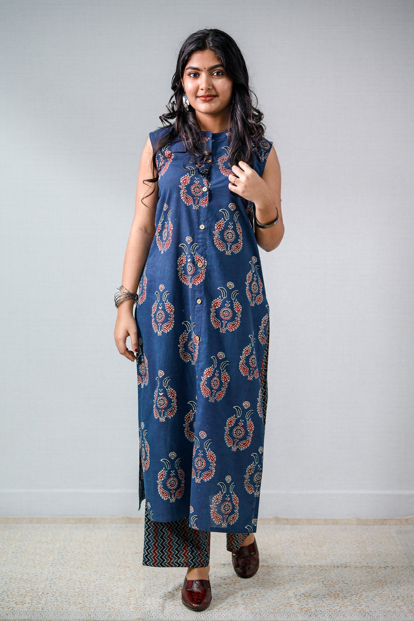 Pankhuri Indigo Ajrakh Sleeveless Kurta - Lobha Deepthis
