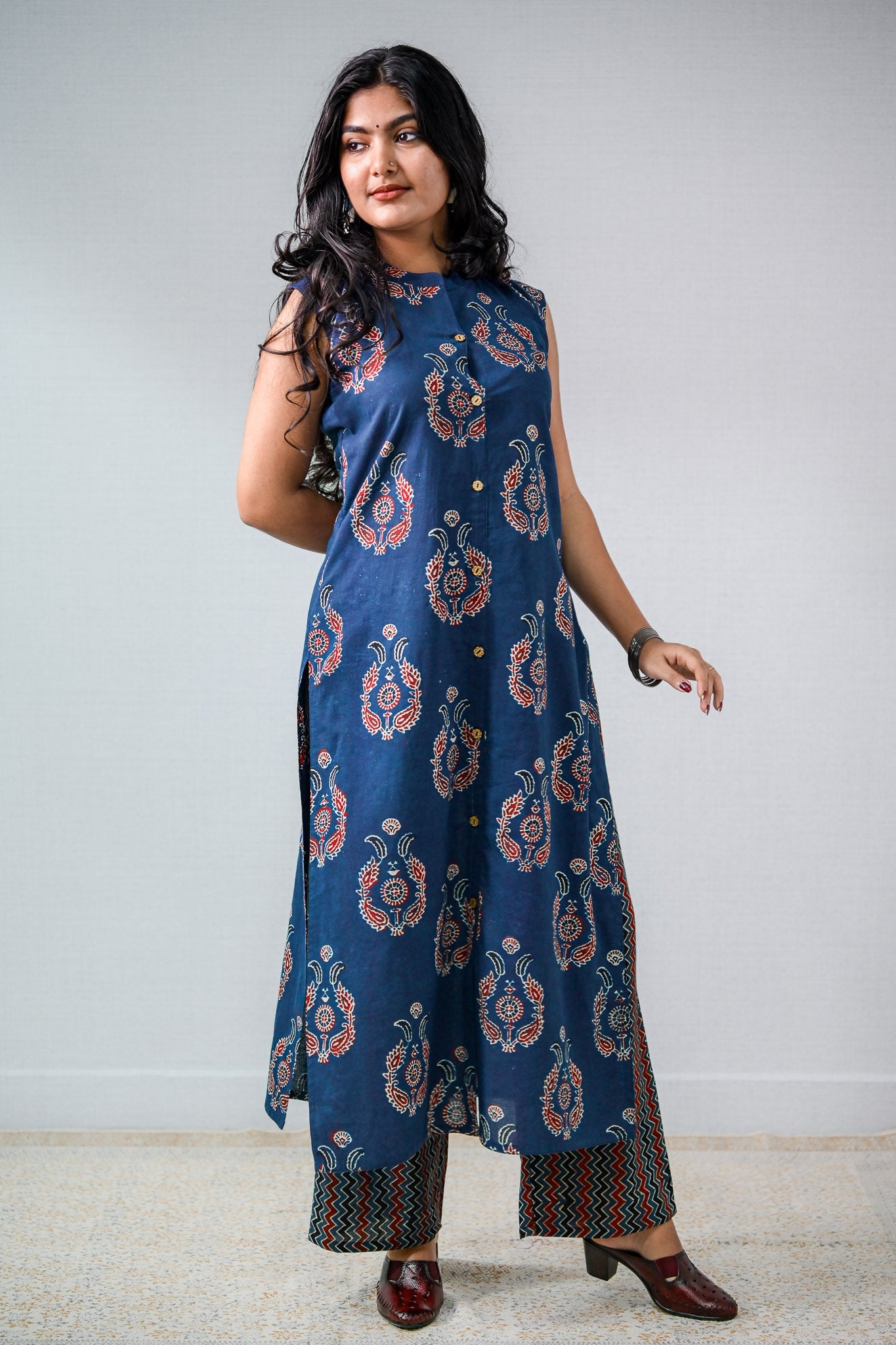 Pankhuri Indigo Ajrakh Sleeveless Kurta - Lobha Deepthis