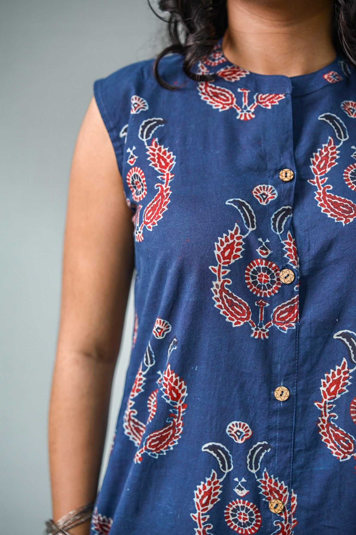 Pankhuri Indigo Ajrakh Sleeveless Kurta - Lobha Deepthis