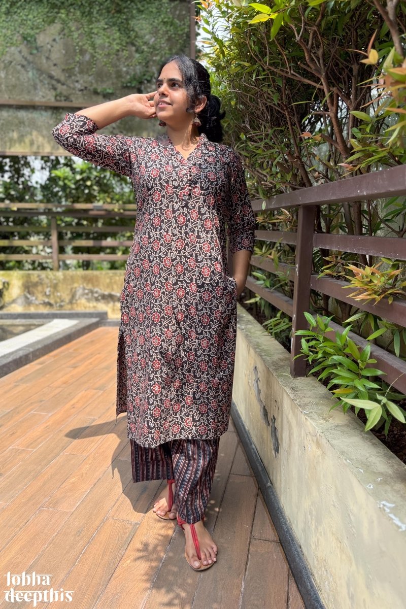 Rasbhara Black Straight Kurta - Lobha Deepthis