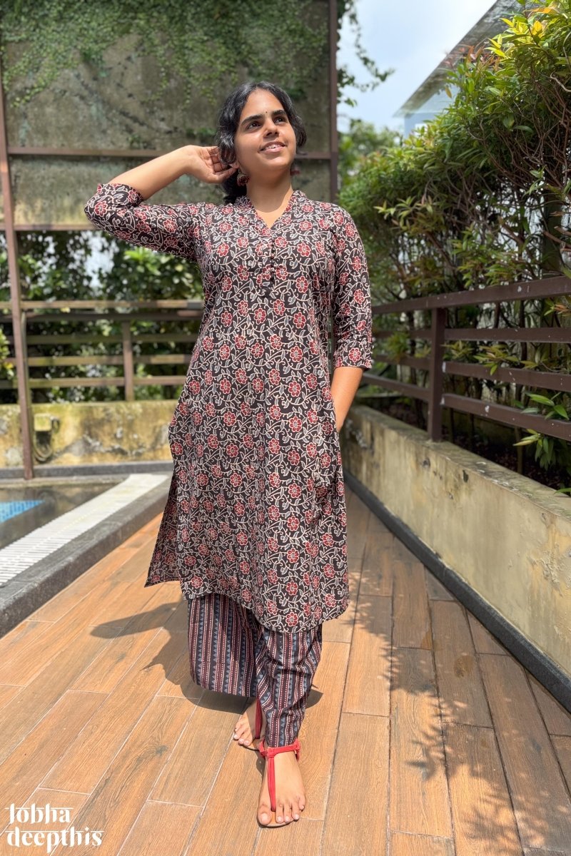 Rasbhara Black Straight Kurta - Lobha Deepthis