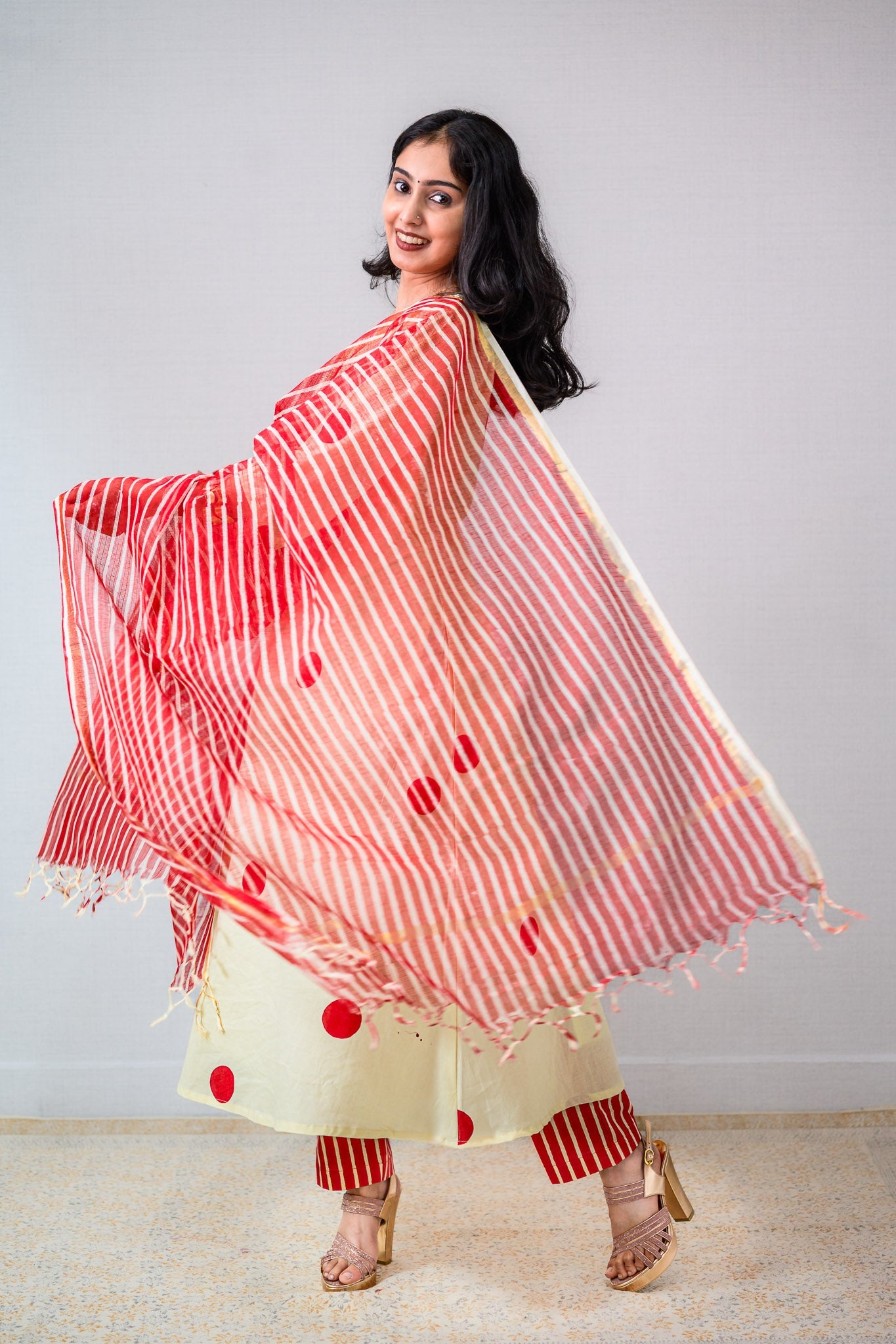 Red Stripes on Cream Sanganeri Kota Doria Dupatta - Lobha Deepthis