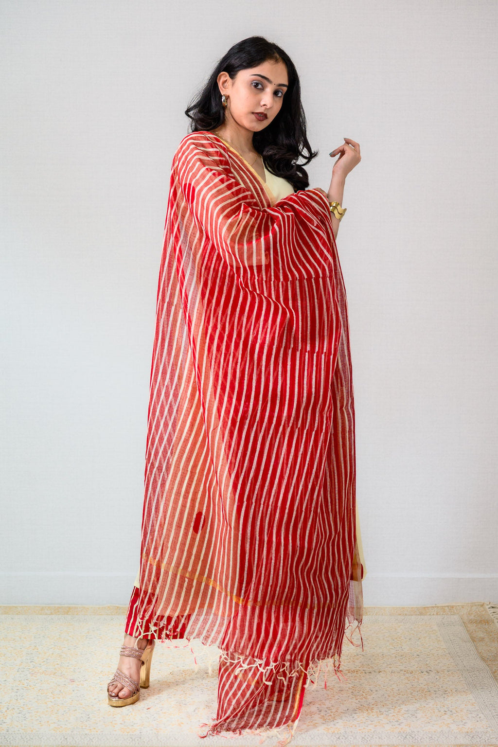 Red Stripes on Cream Sanganeri Kota Doria Dupatta - Lobha Deepthis