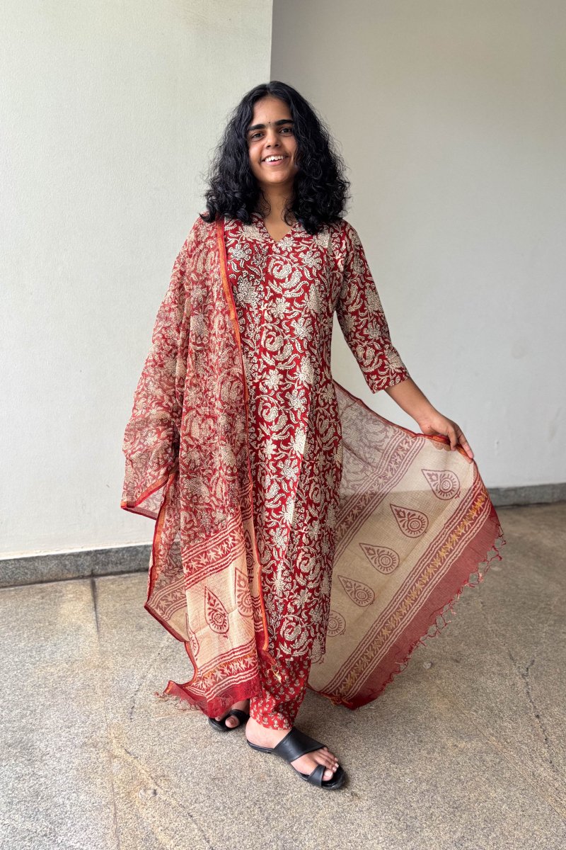 Set of 2 - Akari Sanganeri Straight Kurta & Pants - Lobha Deepthis