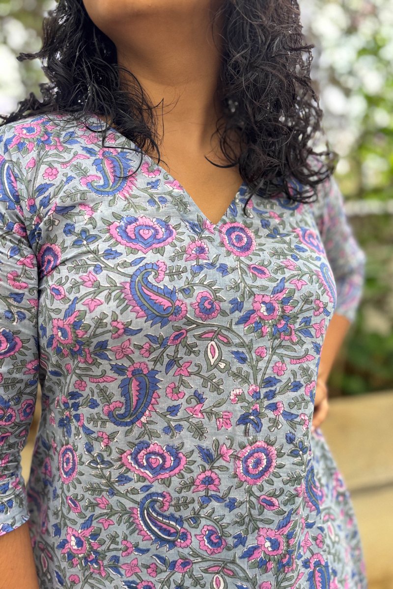 Set of 2 - Aomi Sanganeri Aline Kurta & Pants - Lobha Deepthis