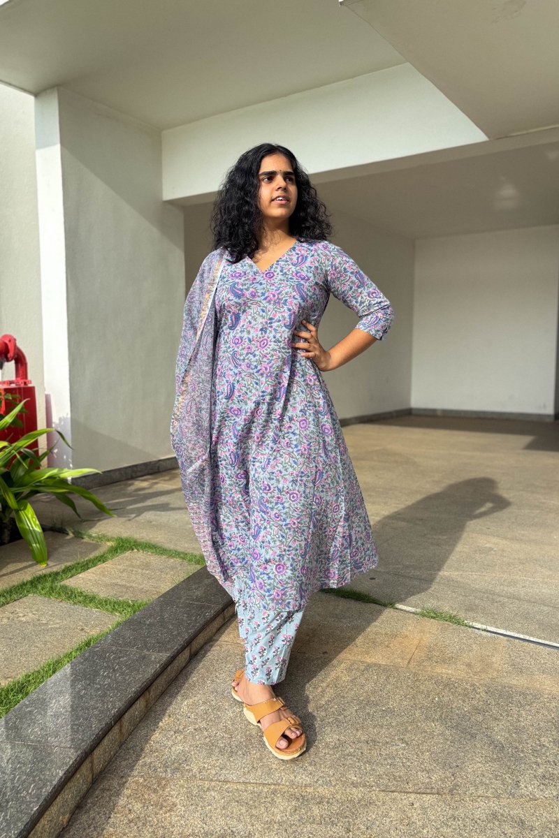 Set of 2 - Aomi Sanganeri Aline Kurta & Pants - Lobha Deepthis