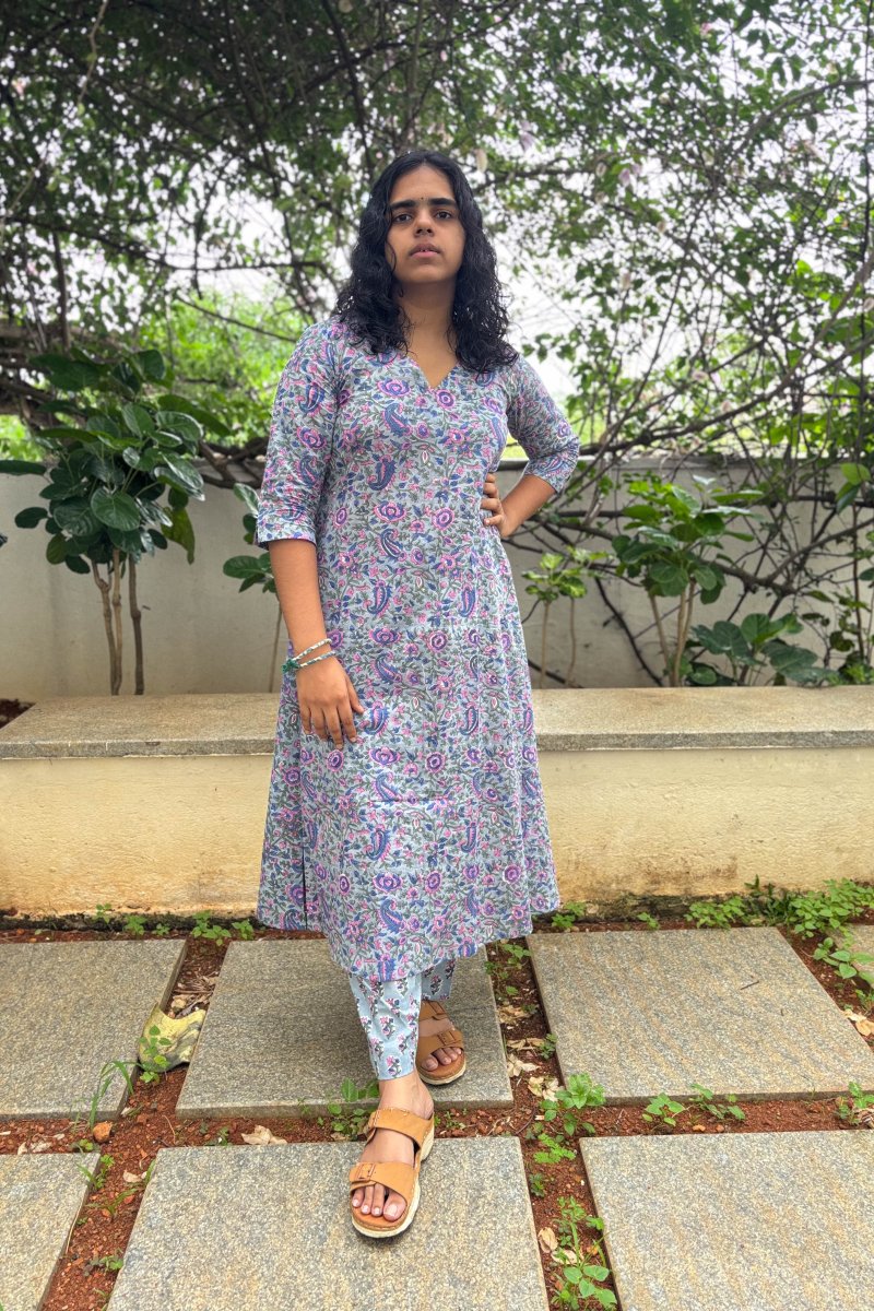 Set of 2 - Aomi Sanganeri Aline Kurta & Pants - Lobha Deepthis