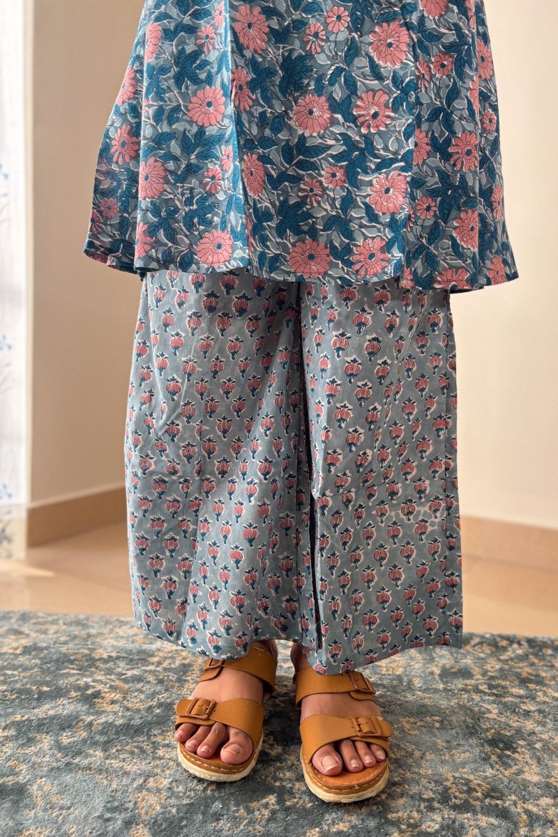 Set of 2 - Asagi Sanganeri Short Top & Parallel Pants - Lobha Deepthis