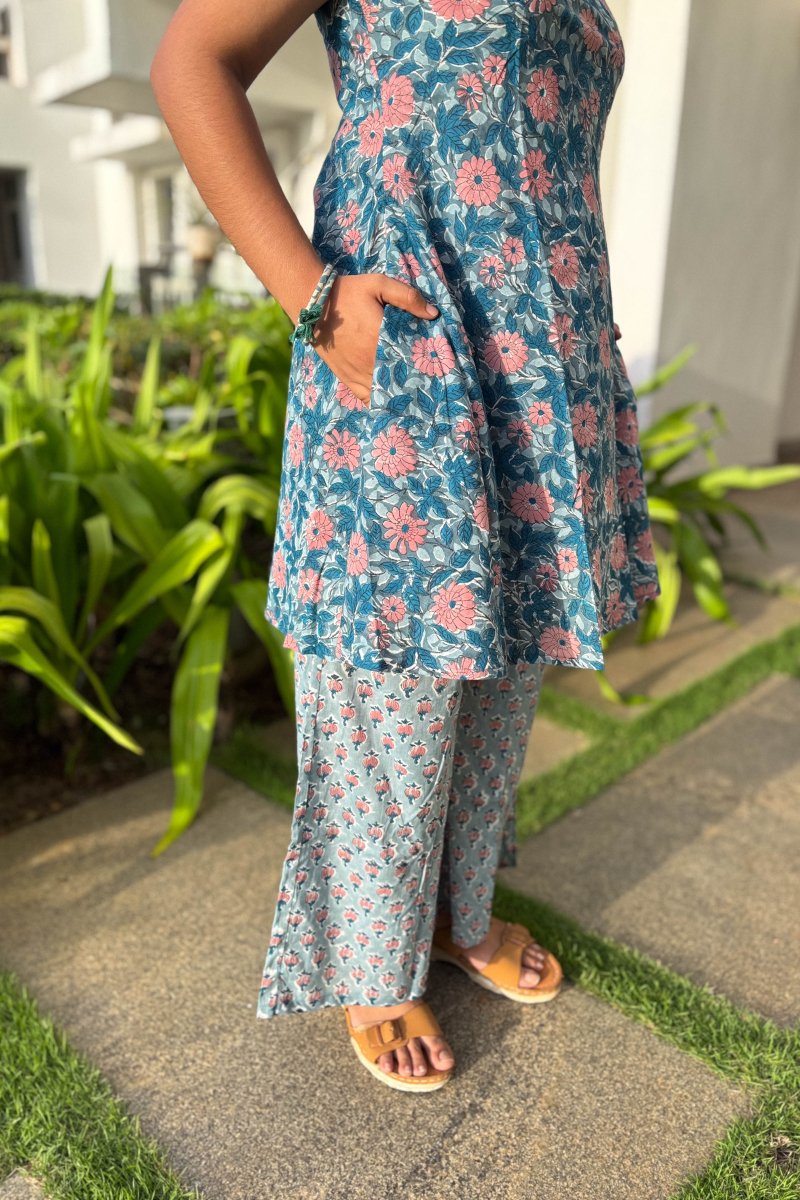 Set of 2 - Asagi Sanganeri Short Top & Parallel Pants - Lobha Deepthis