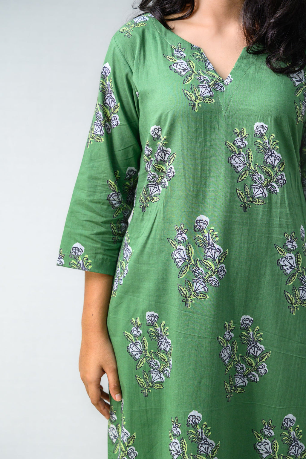 Set of 2 - Emerald Blossoms Dabu Kurta & Pants Set - Lobha Deepthis