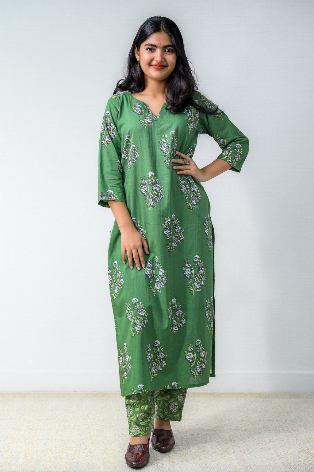 Set of 2 - Emerald Blossoms Dabu Kurta & Pants Set - Lobha Deepthis