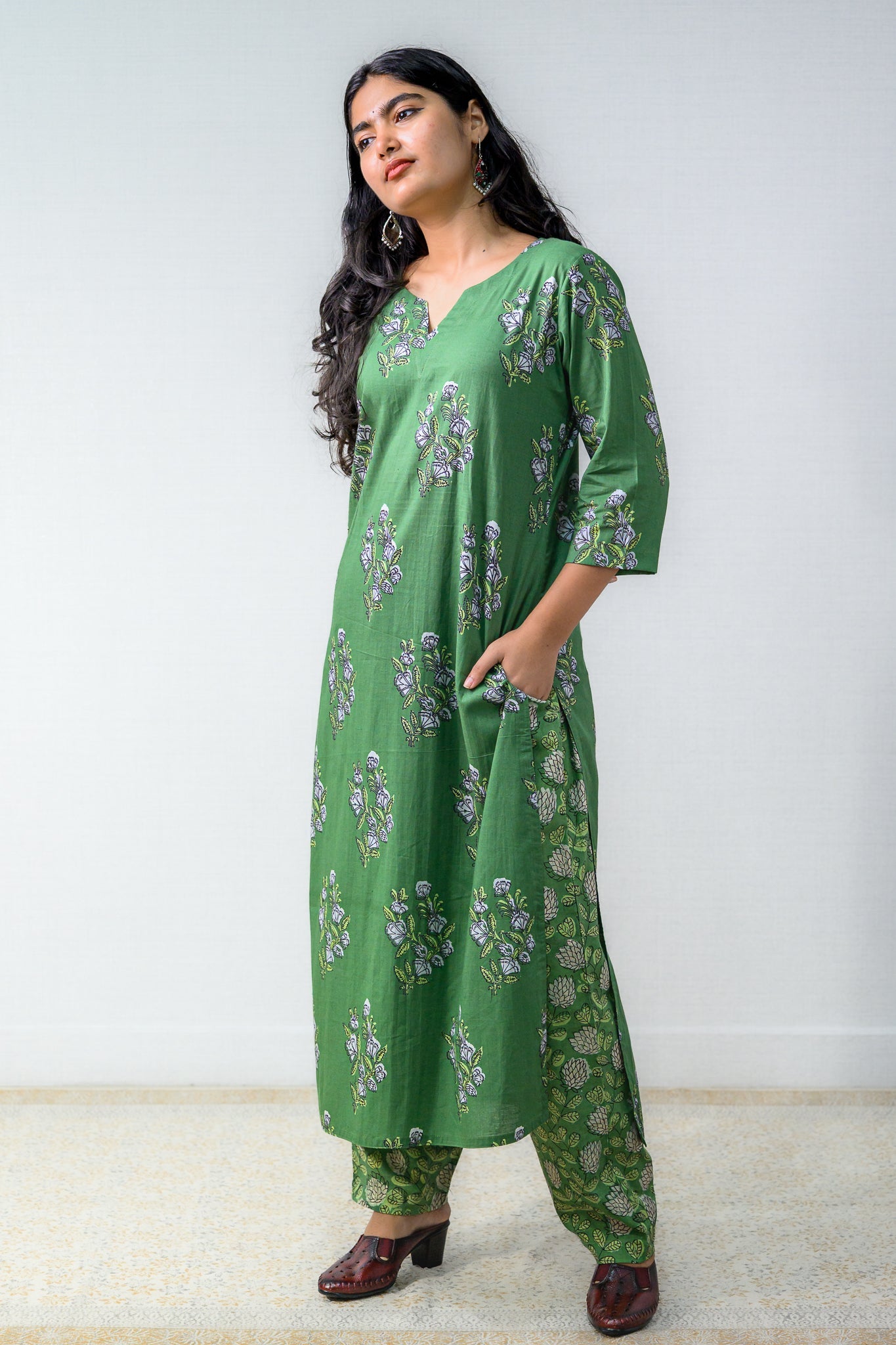 Set of 2 - Emerald Blossoms Dabu Kurta & Pants Set - Lobha Deepthis