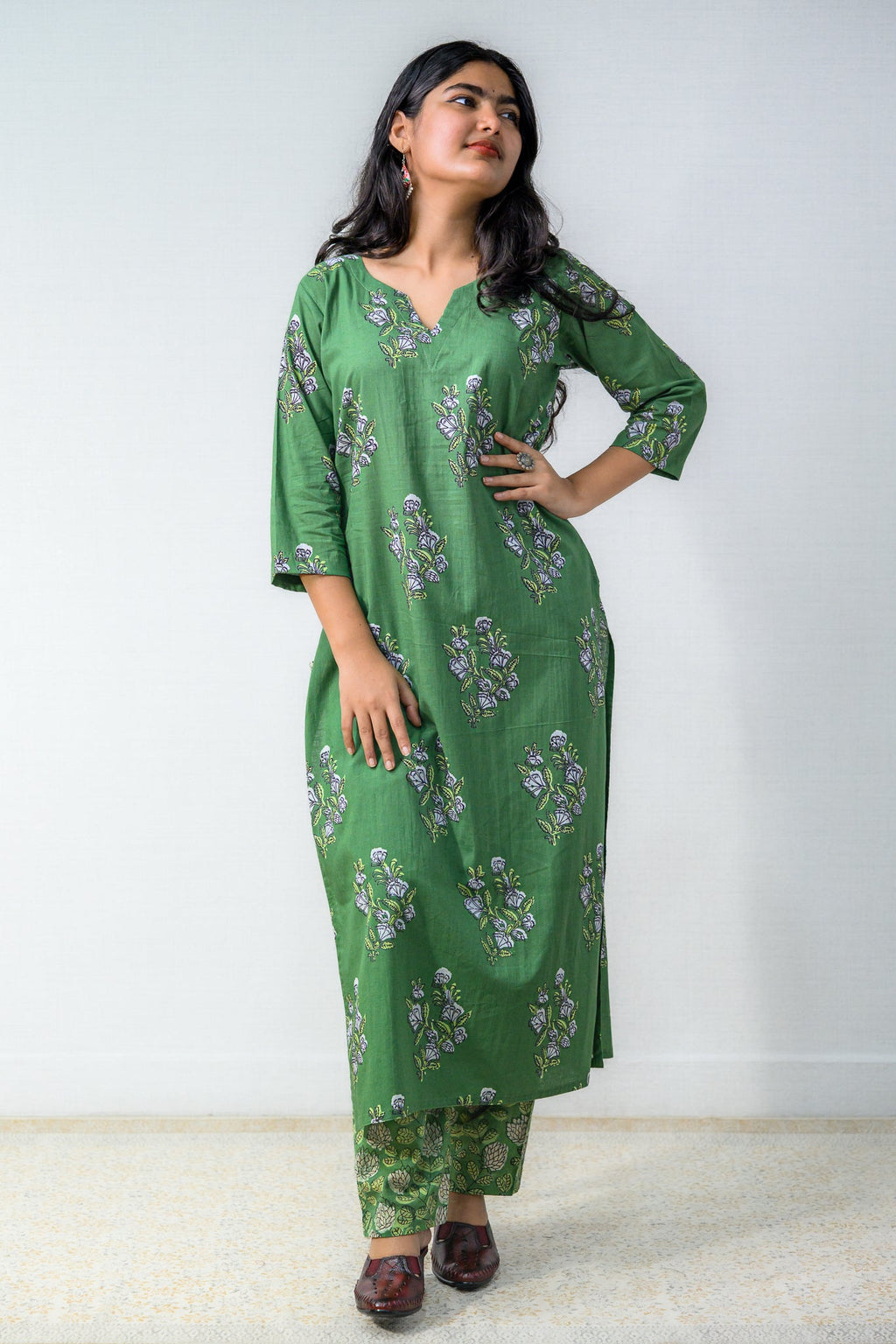 Set of 2 - Emerald Blossoms Dabu Kurta & Pants Set - Lobha Deepthis