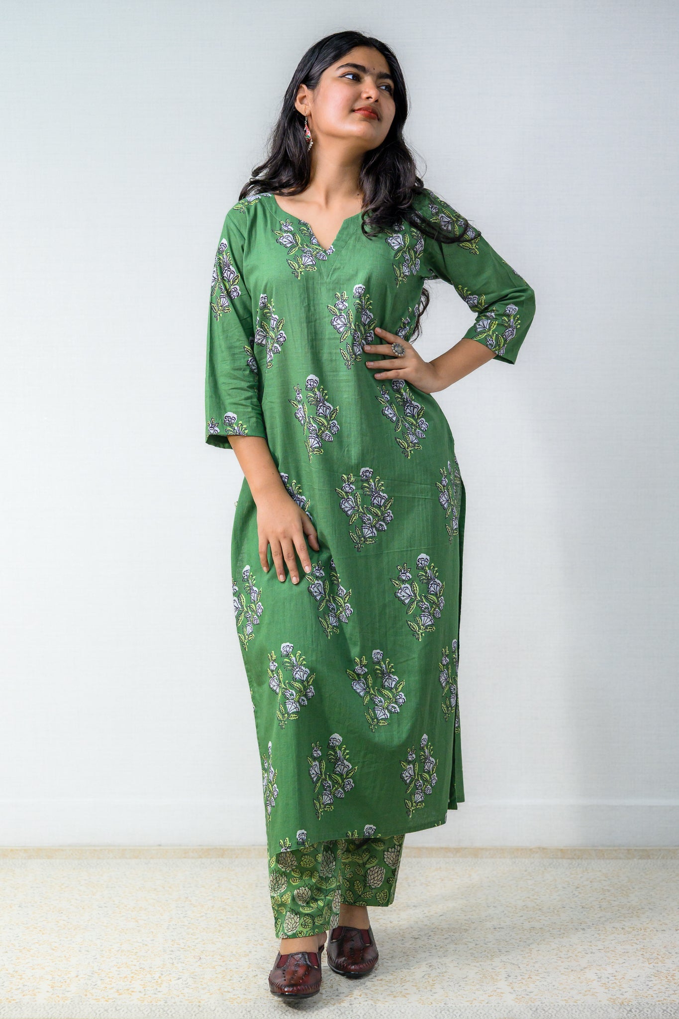 Set of 2 - Emerald Blossoms Dabu Kurta & Pants Set - Lobha Deepthis