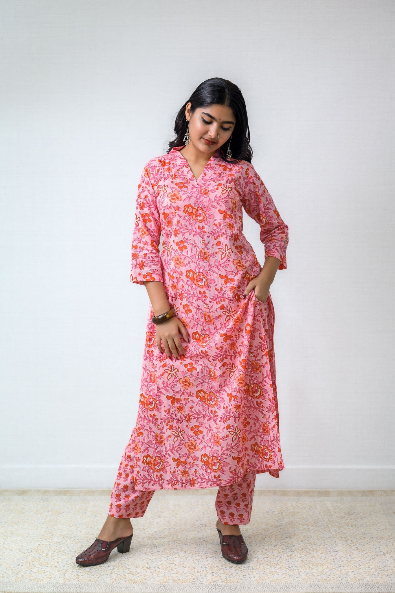 Set of 2 - Gulabiya Sanganeri Cotton Straight Kurta and Pants - Lobha Deepthis