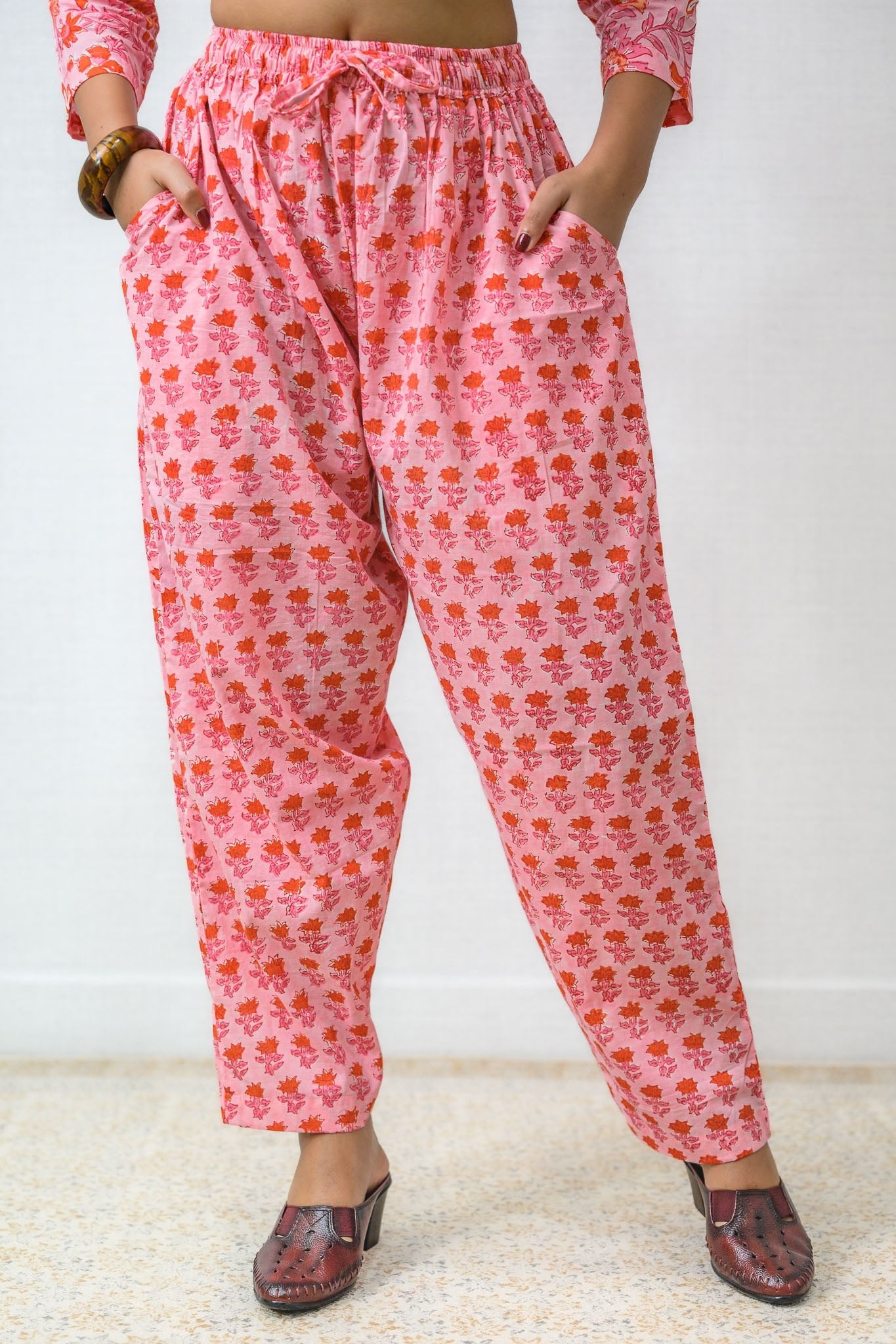 Set of 2 - Gulabiya Sanganeri Cotton Straight Kurta and Pants - Lobha Deepthis