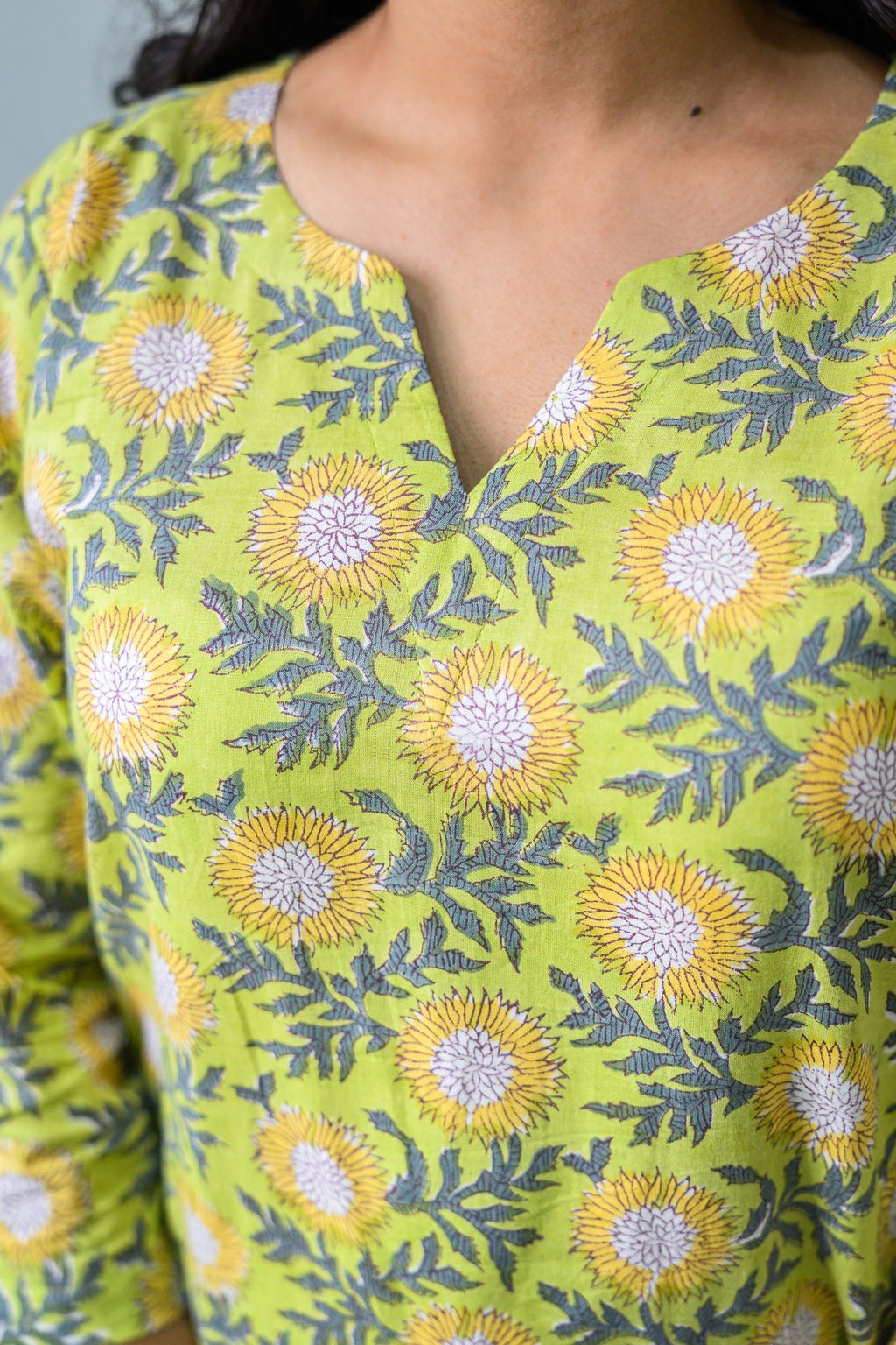 Set of 2 - Himawari Sanganeri Cotton Straight Kurta and Pants - Lobha Deepthis