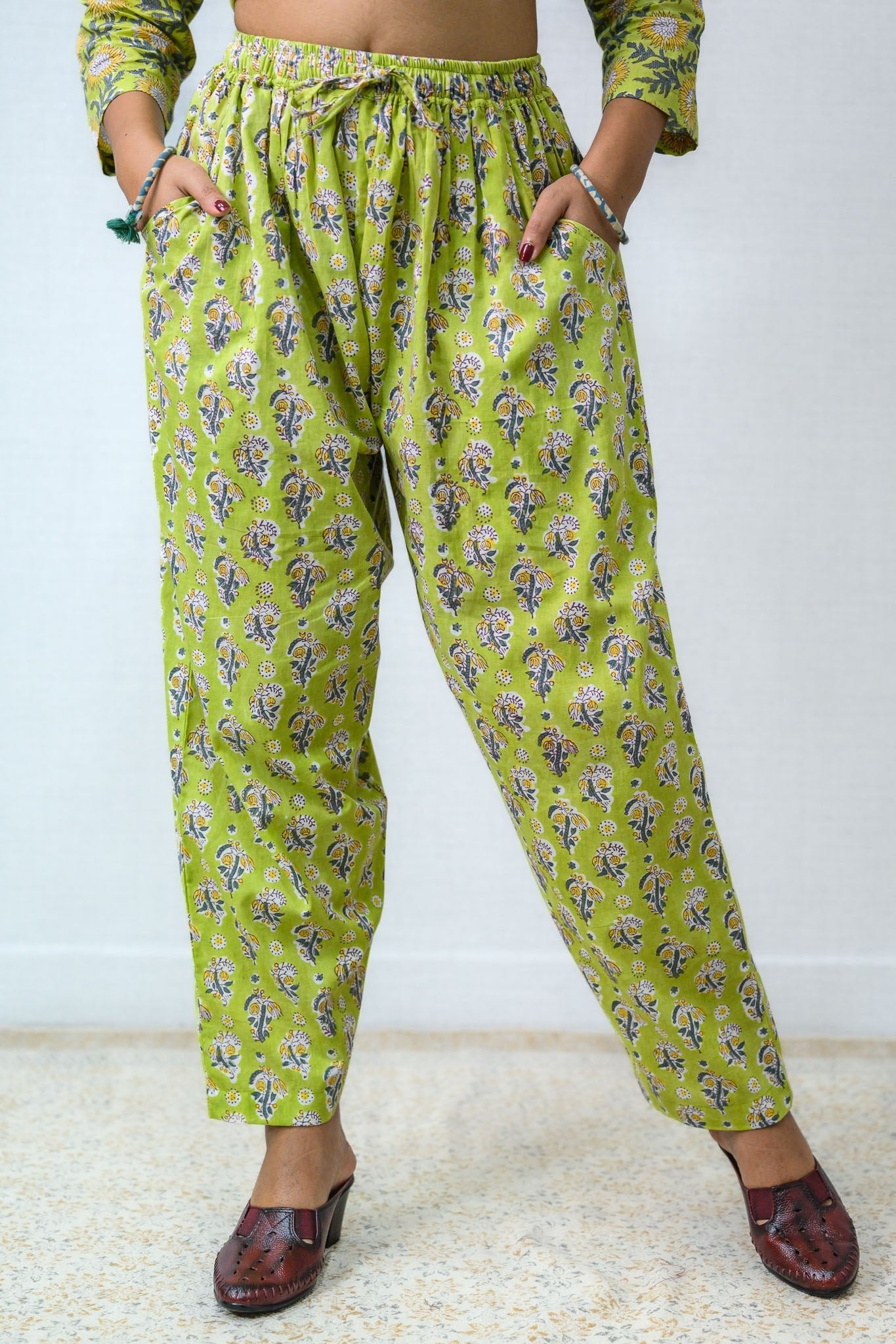 Set of 2 - Himawari Sanganeri Cotton Straight Kurta and Pants - Lobha Deepthis