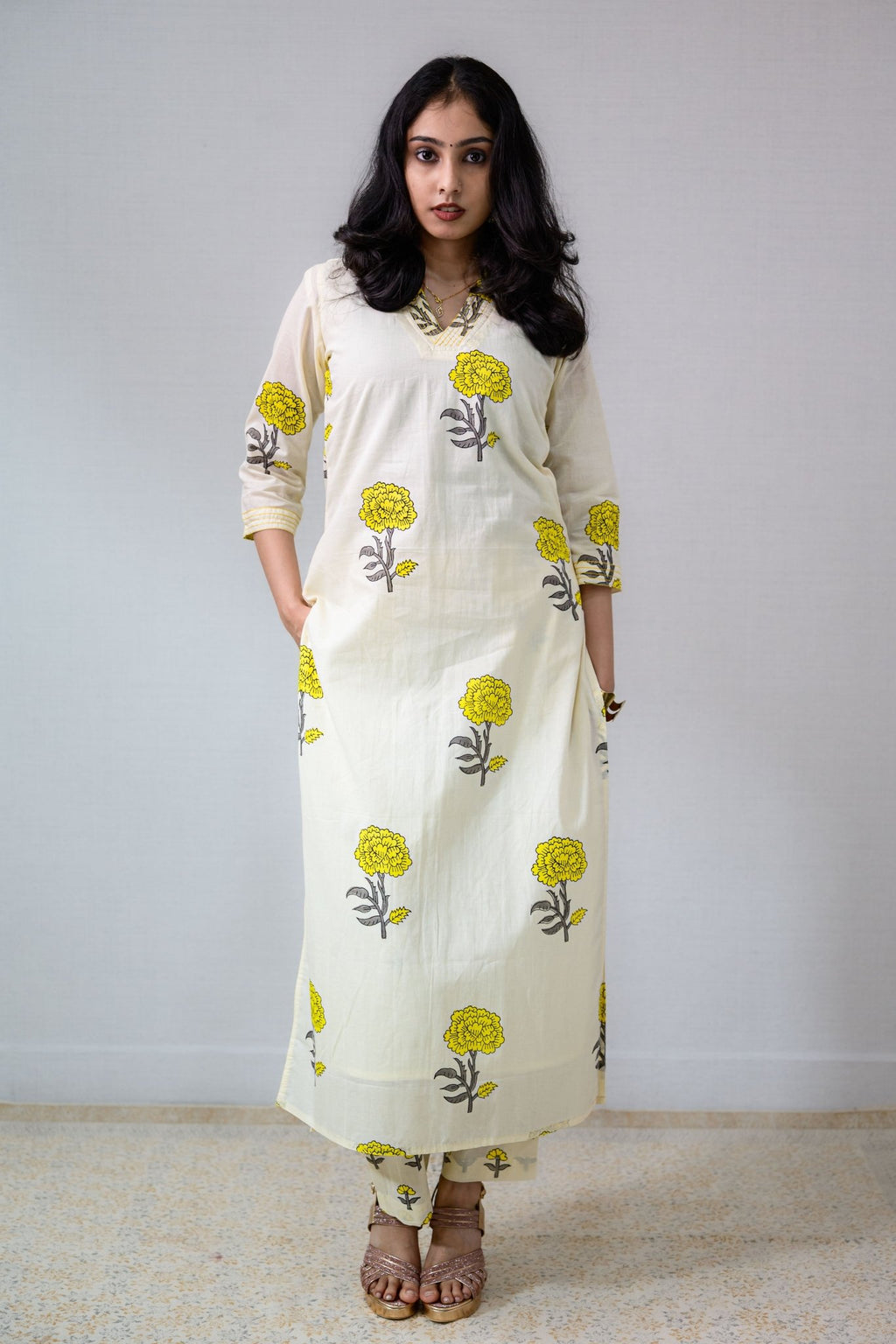 Set of 2 - Jamanthi on Cream Sanganeri Kurta and Pants - Lobha Deepthis