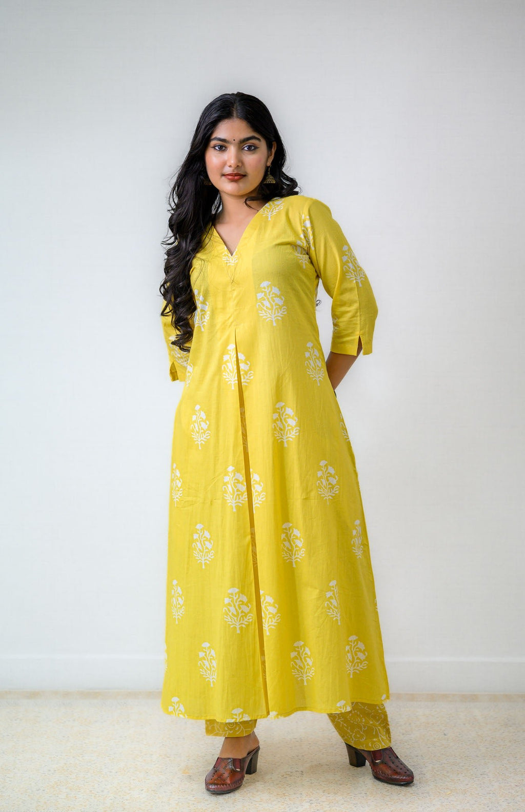 Set of 2 - Jamanthi on Yellow Sanganeri Kurta & Pants Set - Lobha Deepthis