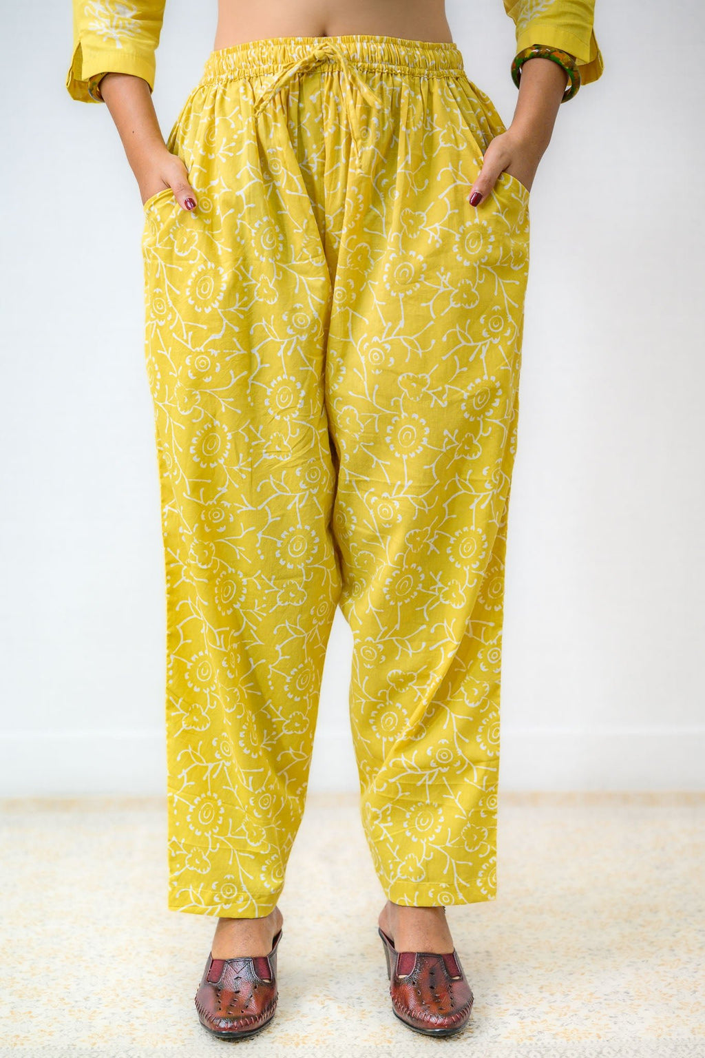 Set of 2 - Jamanthi on Yellow Sanganeri Kurta & Pants Set - Lobha Deepthis