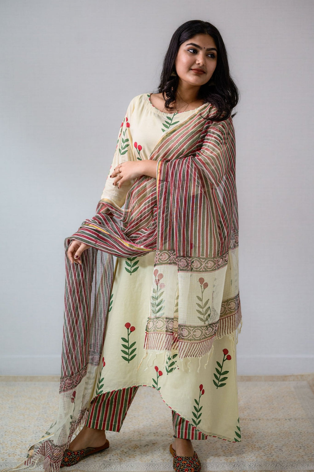 Set of 2 - Rose Buds on Cream High Low Kurta & Pants Set - Lobha Deepthis