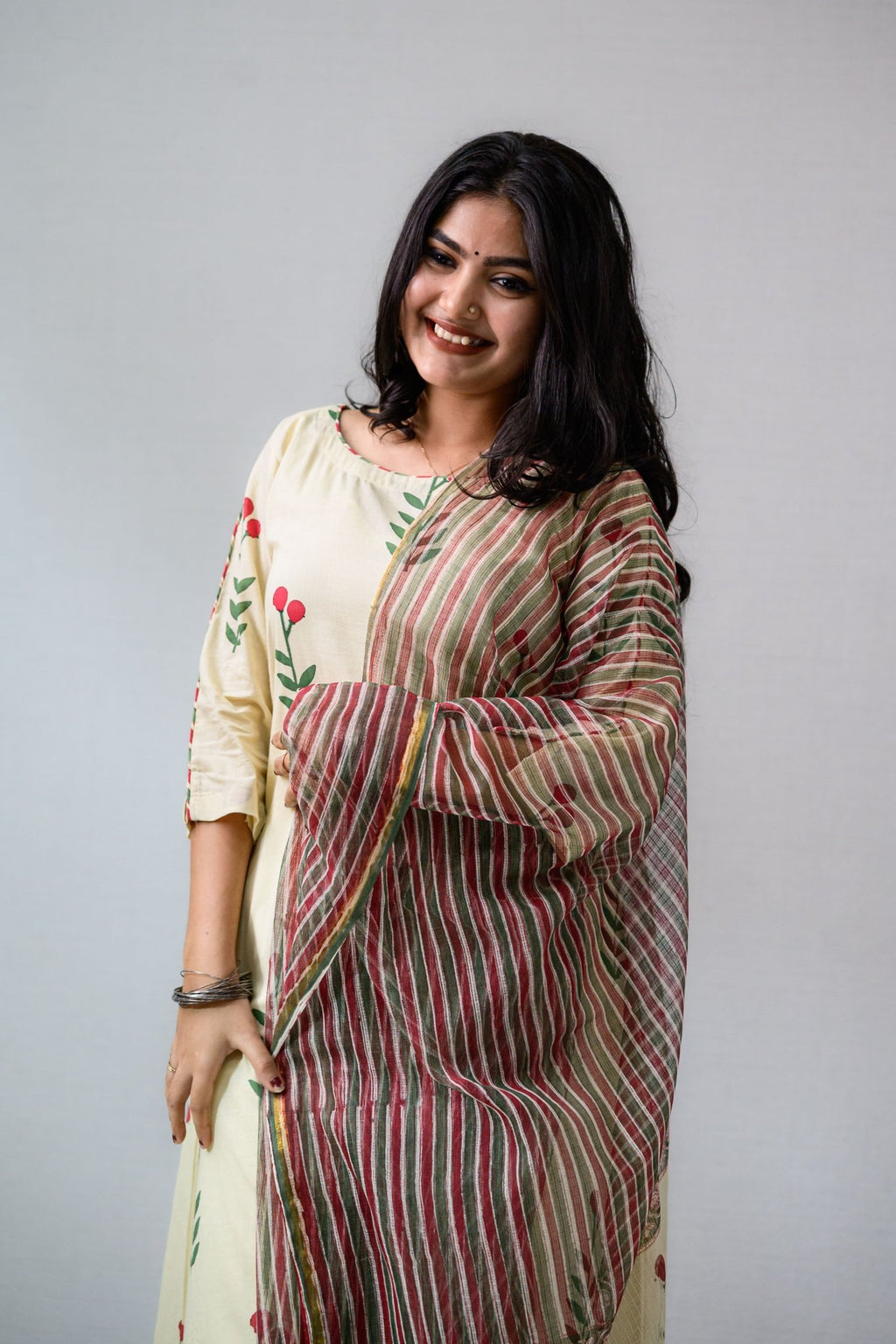 Set of 2 - Rose Buds on Cream High Low Kurta & Pants Set - Lobha Deepthis