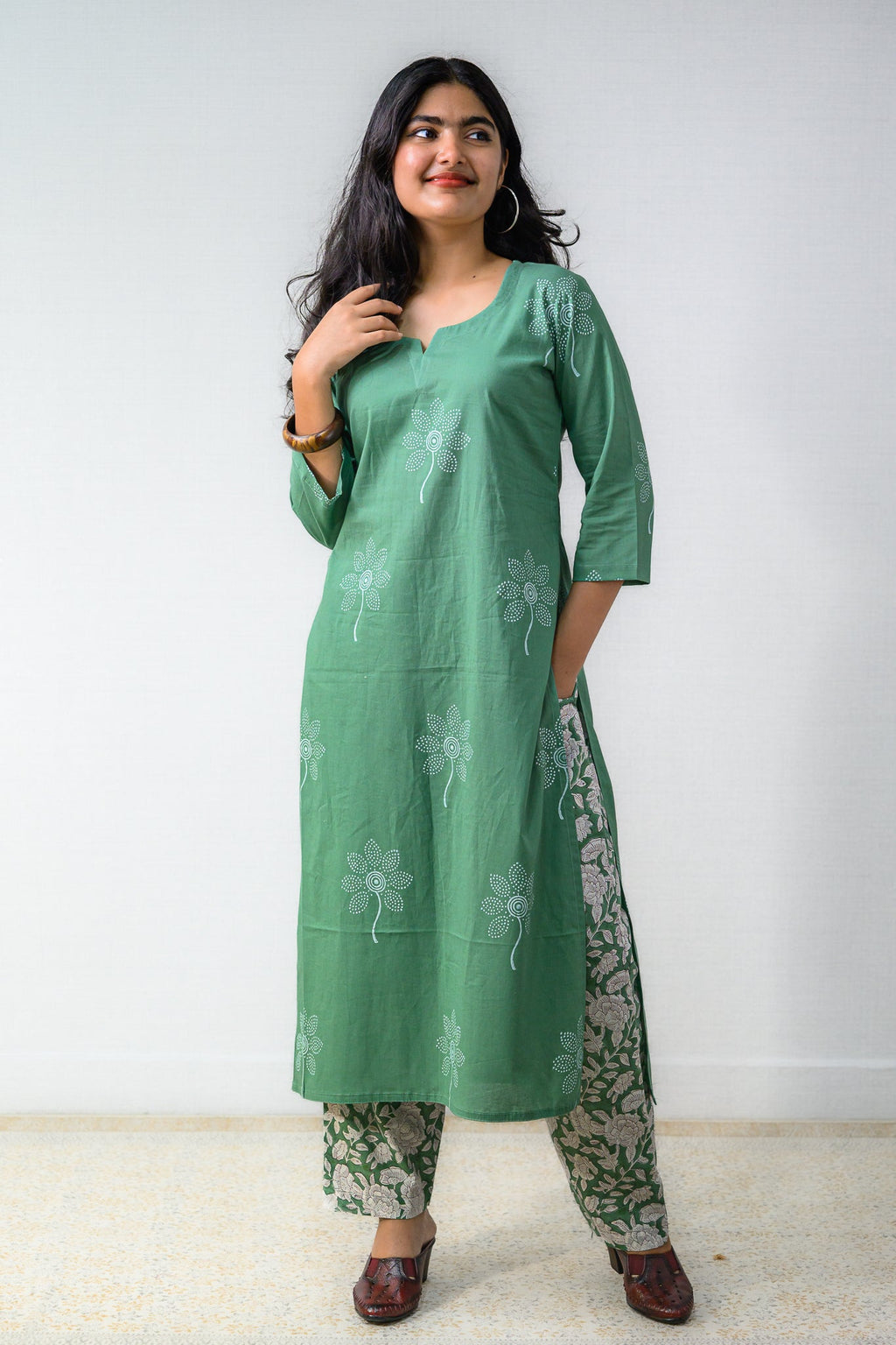 Set of 2 - Willlow Sanganeri Cotton Kurta & Pants Set - Lobha Deepthis