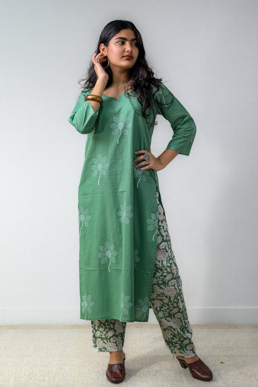 Set of 2 - Willlow Sanganeri Cotton Kurta & Pants Set - Lobha Deepthis