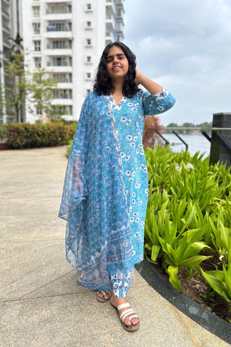 Sorai Sanganeri Handprinted Kota Doria Dupatta - Lobha Deepthis