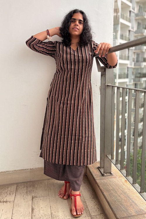 Varagini Black Straight Cut Kurta - Lobha Deepthis