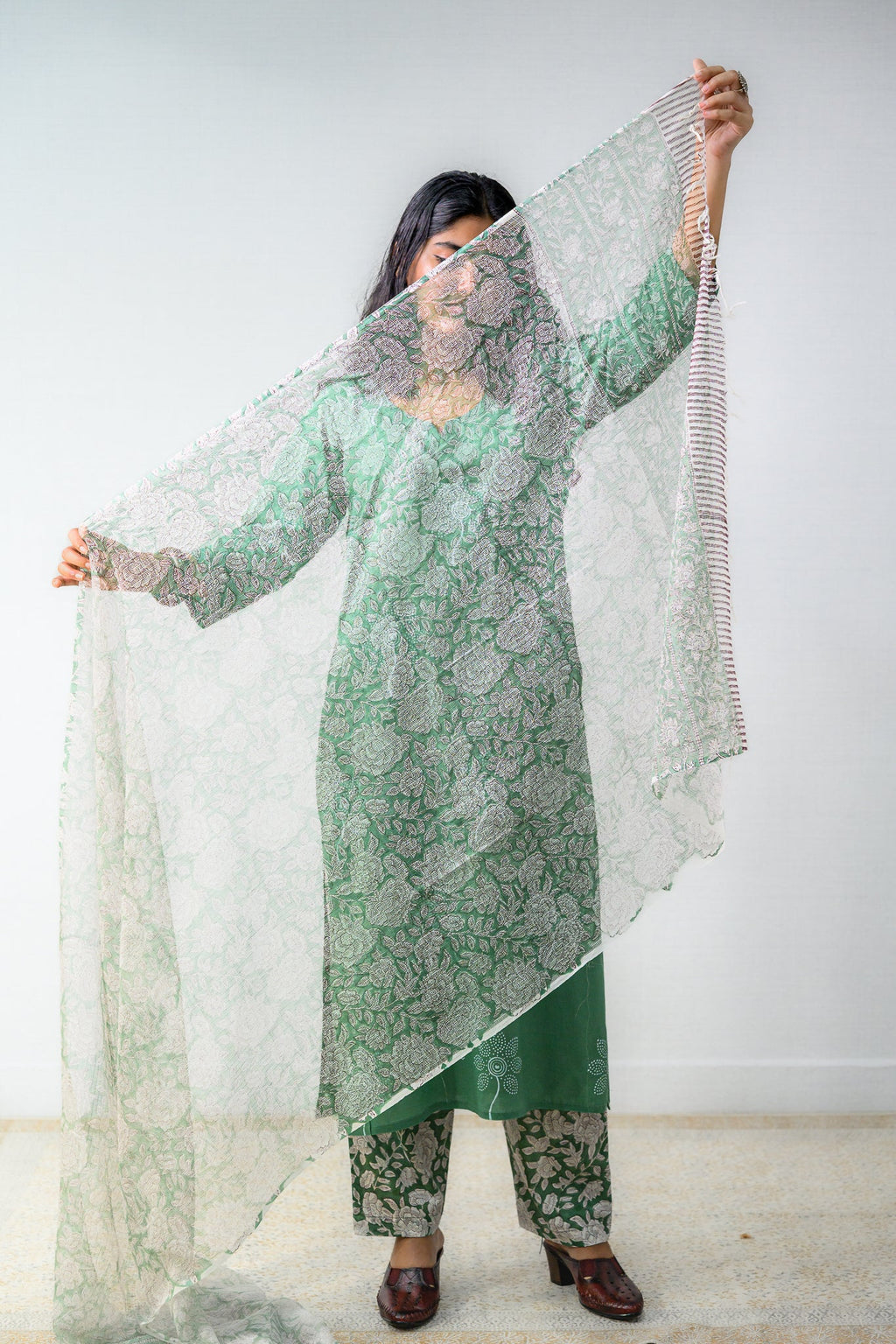 Willow Green Sanganeri Kota Doria Dupatta - Lobha Deepthis