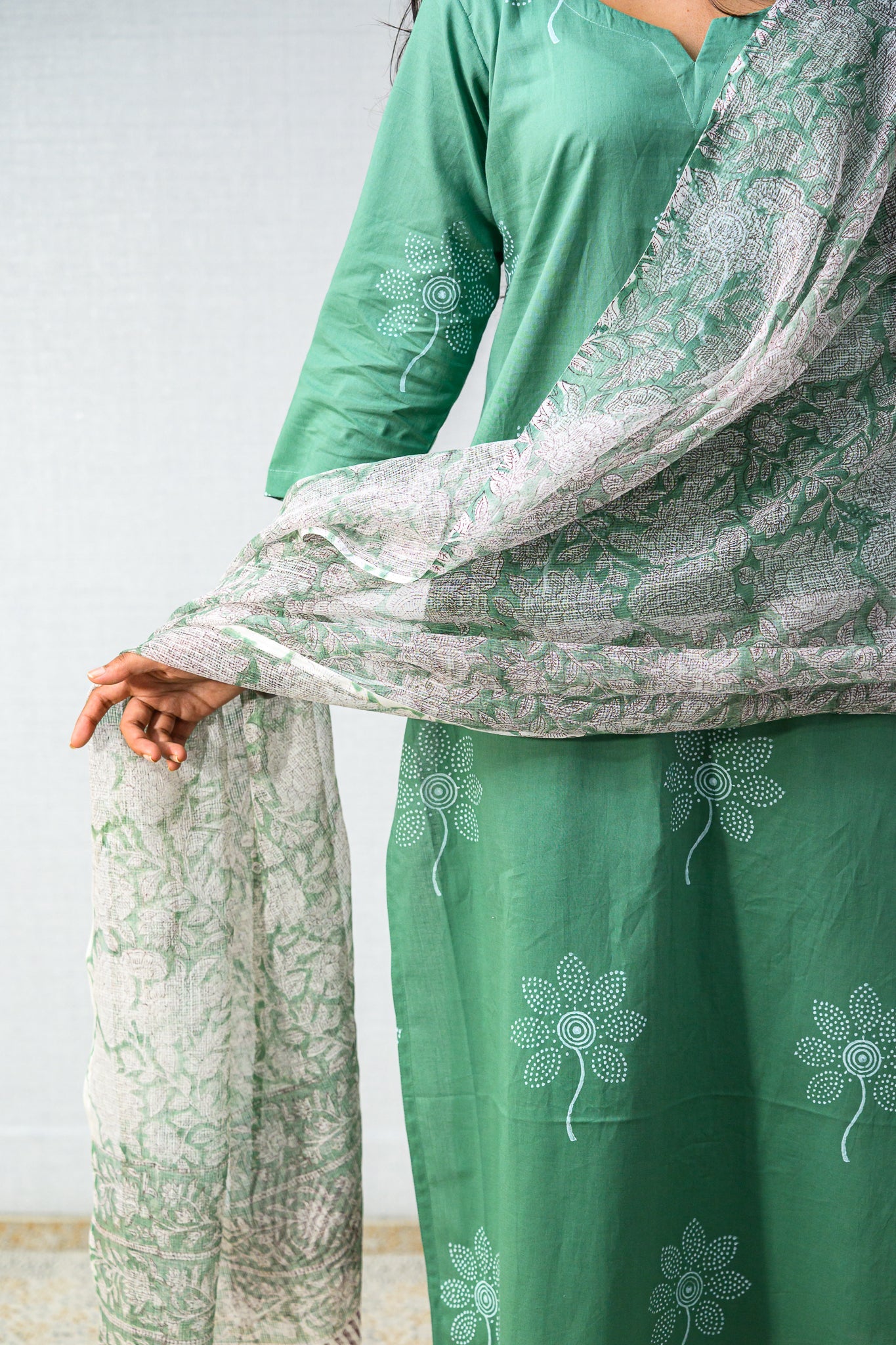 Willow Green Sanganeri Kota Doria Dupatta - Lobha Deepthis