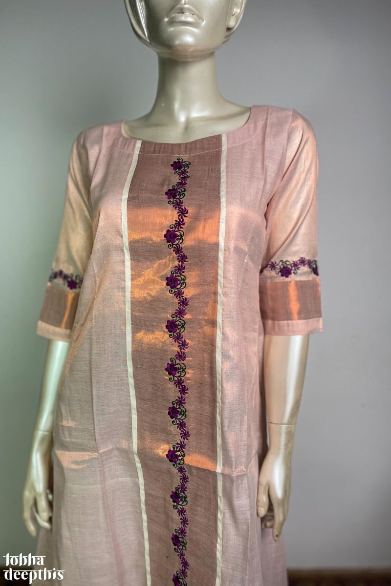 Buy Women Off-White & Gold-Toned Woven Design Kasavu Layered Kurta online |  Looksgud.in