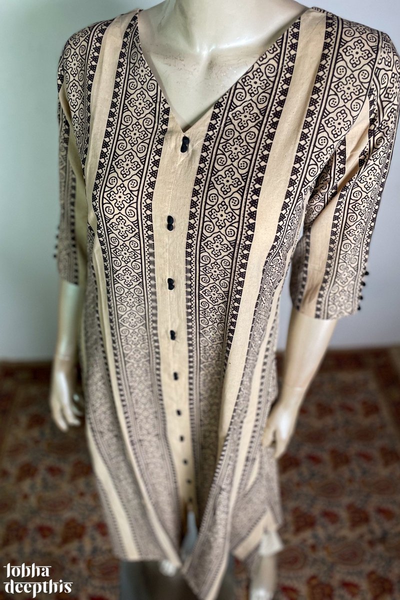 Mehndi Stripes Ivory Aline Kurta - Lobha Deepthis