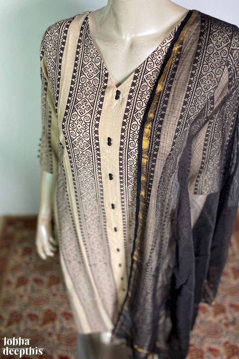 Mehndi Stripes Ivory Aline Kurta - Lobha Deepthis