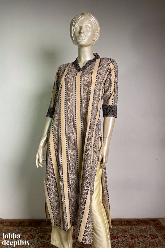 Mehndi Stripes Ivory Collar Kurta - Lobha Deepthis